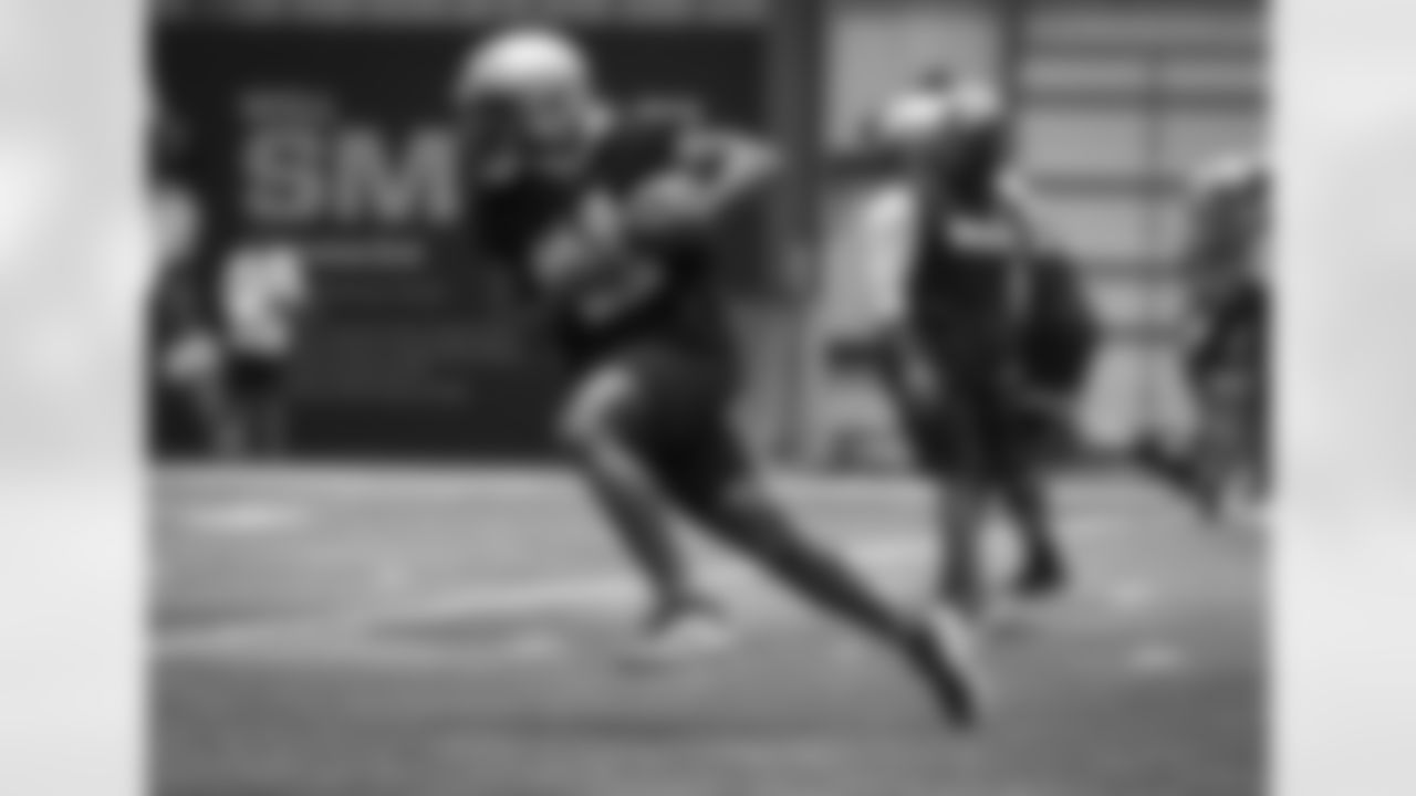 New Orleans Saints running back Alvin Kamara runs a route on Day 3 of 2022 Minicamp at the Ochsner Sports Performance Center on Thursday, June 16, 2022.