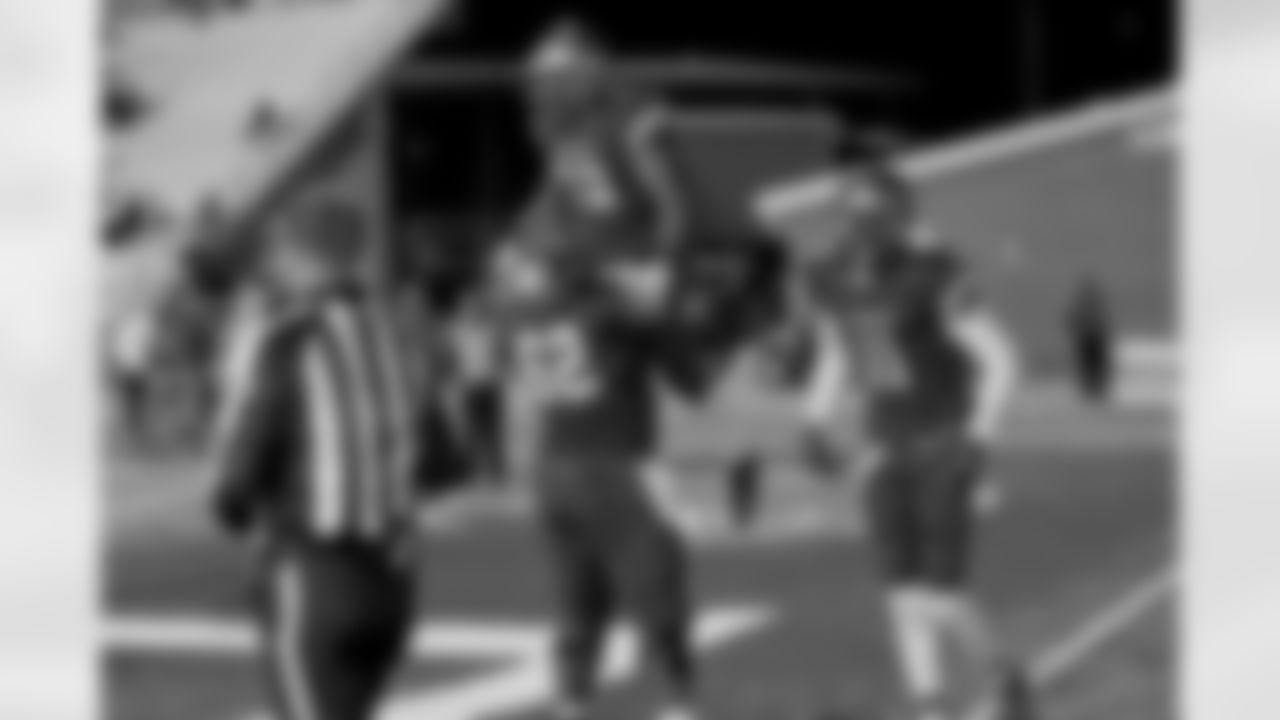 With New Orleans Saints Super Bowl-winning wide receiver Robert Meachem in attendance, the host Destrehan Wildcats defeated the Panthers of Woodlawn 29-20 in the Class 5A round two playoff during the Sanderson Farms Louisiana High School Game of the Month on Friday, November 19, 2021.