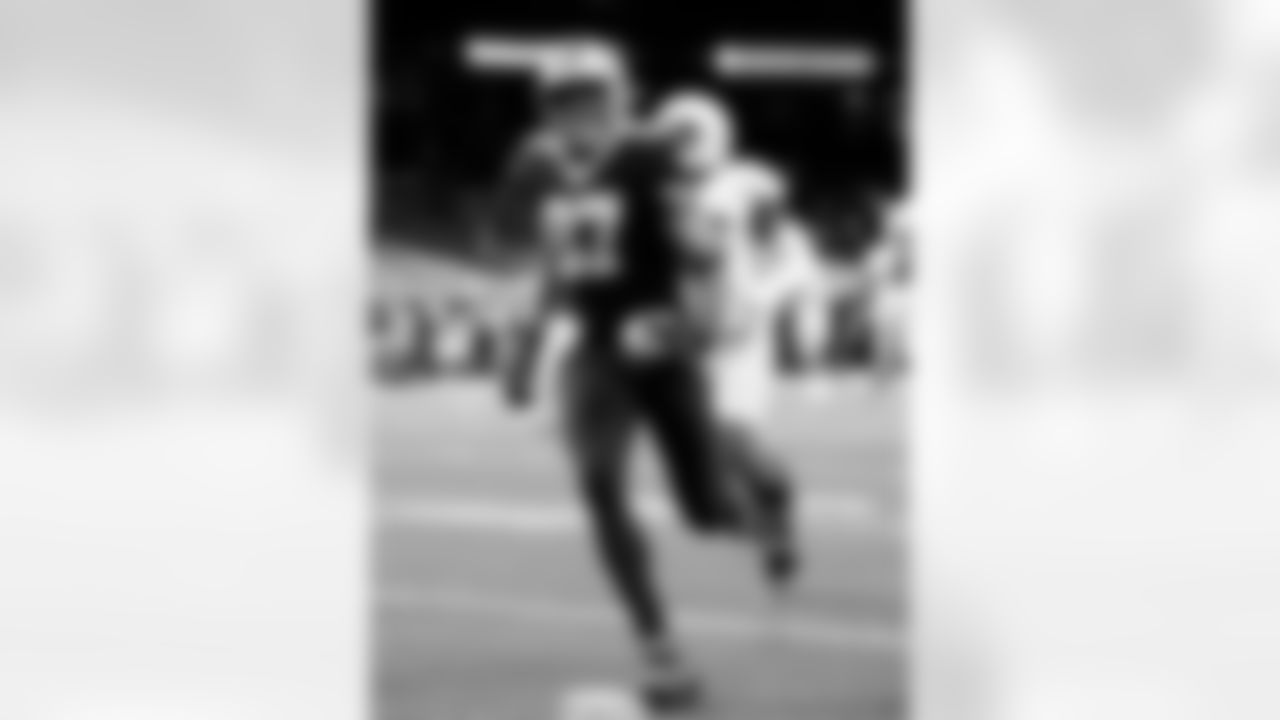 Check out photos of New Orleans Saints tight end Jared Cook in action during the 2020 NFL season.