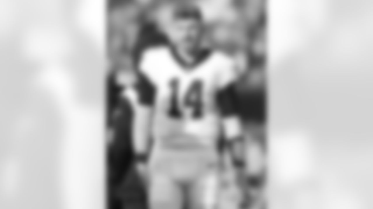 Check out the game action from the New Orleans Saints win against the Philadelphia Eagles in Week 17 of the 2022 NFL season.
