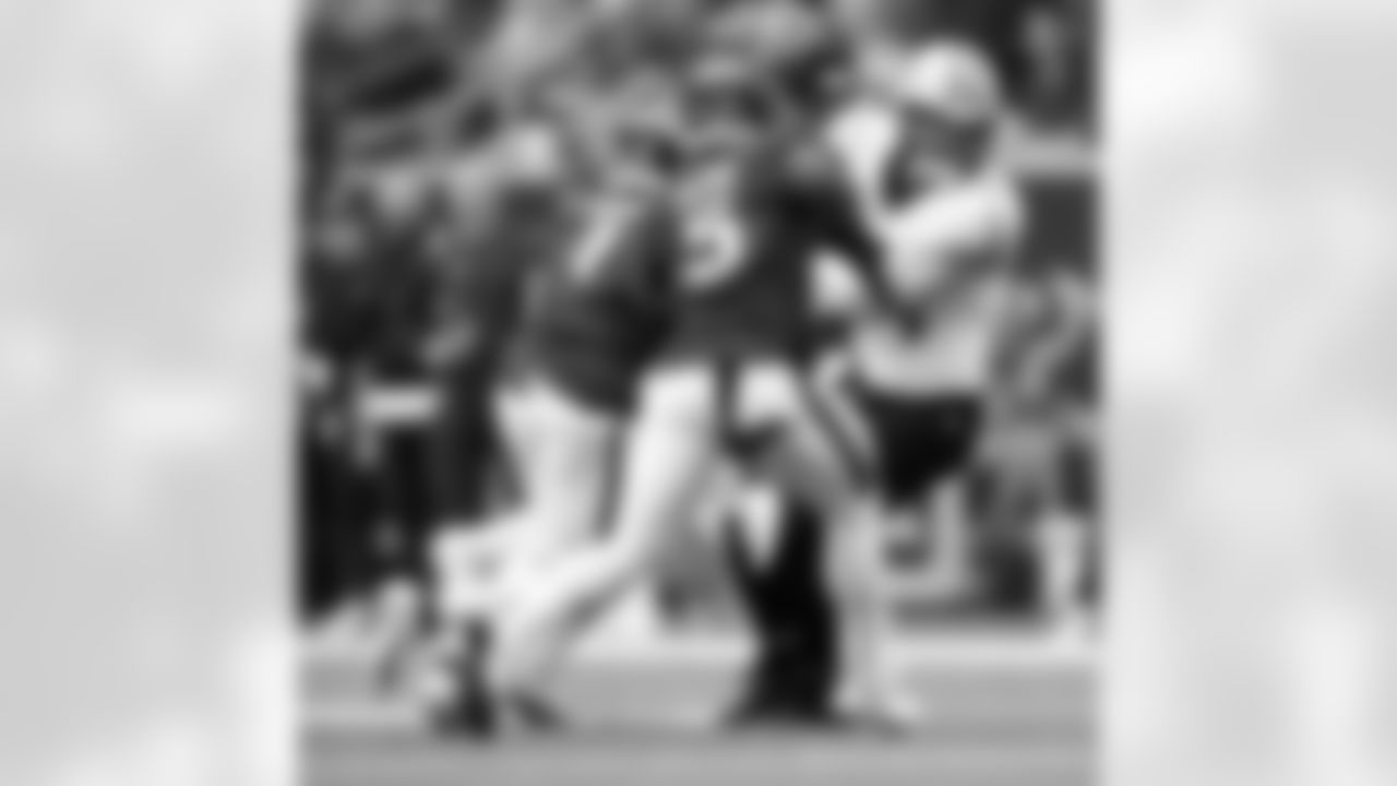 Check out the game action shots from the New Orleans Saints game against the Houston Texans in Week 6 of the 2023 NFL season.