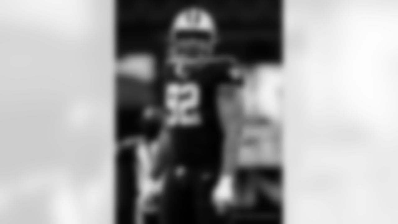 Check out photos of New Orleans Saints defensive end Marcus Davenport in action during the 2020 NFL season.