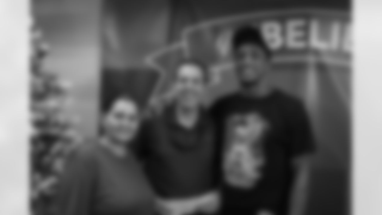 New Orleans Saints wide receiver Michael Thomas's held an event Thursday, December 9, 2022, with Pay Away Layaway in which they helped 15 families at the Belle Chasse Navy Exchange.