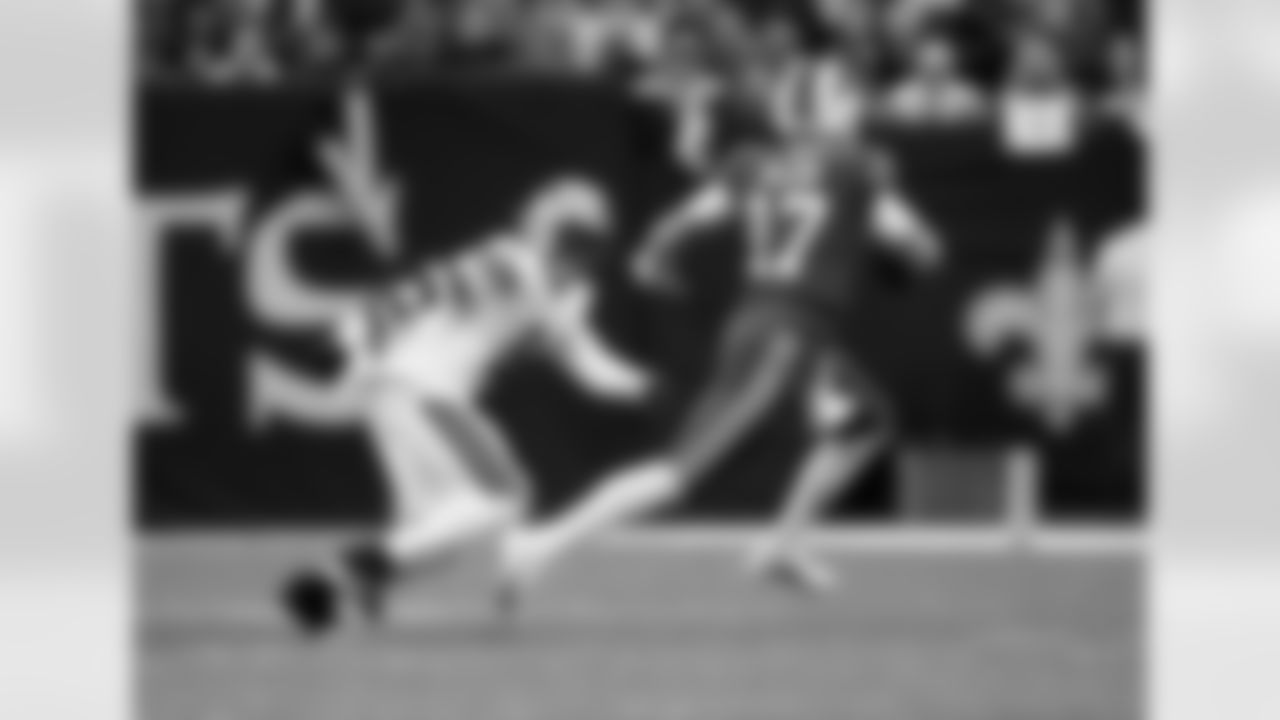 Check out photos of New Orleans Saints linebacker Kwon Alexander in action during the 2021 NFL season.