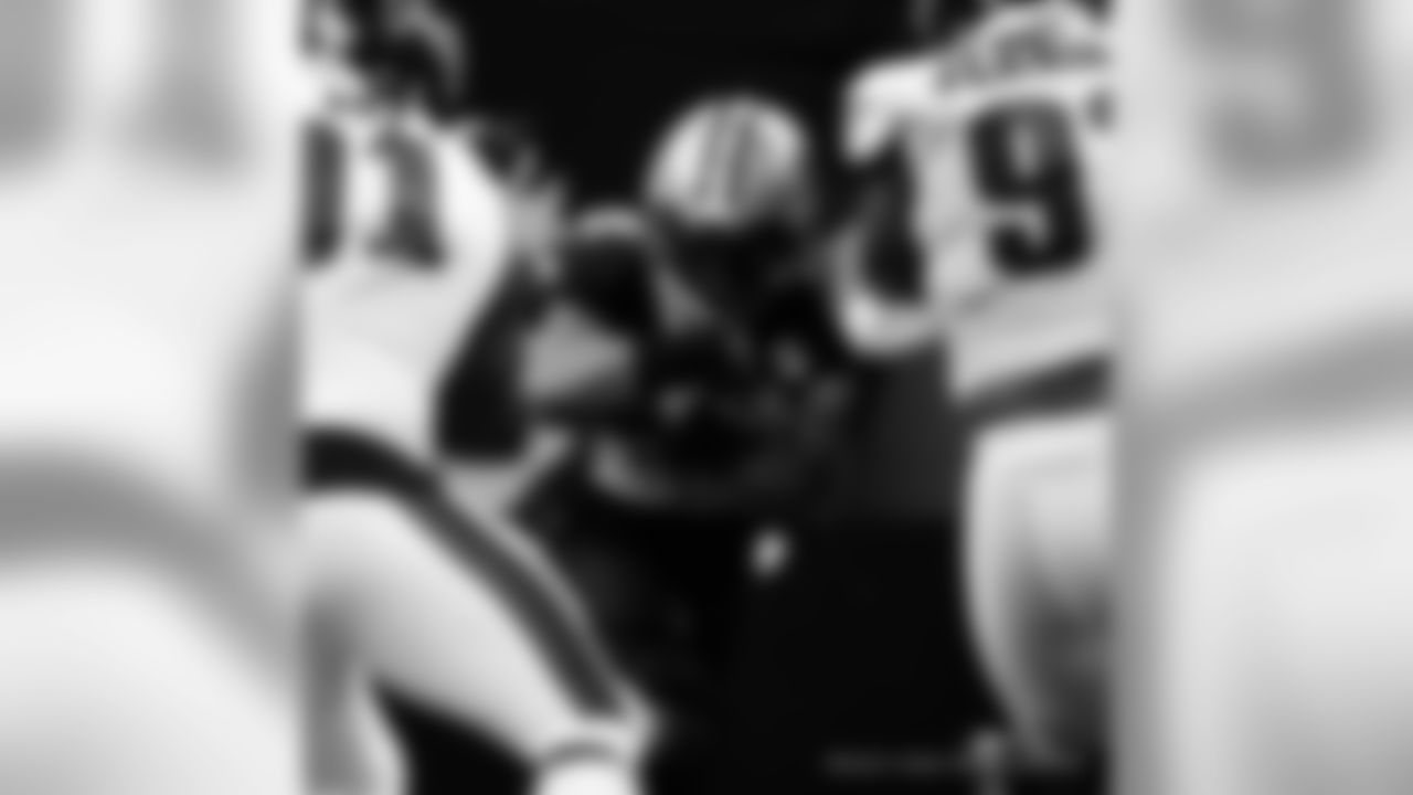 Saints 20 - Eagles 14 (W)
Divisional Game
Michael C. Hebert