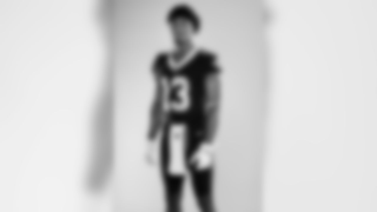 Get a look inside Saints Media Day as New Orleans players take their portraits ahead of the 2020 season.