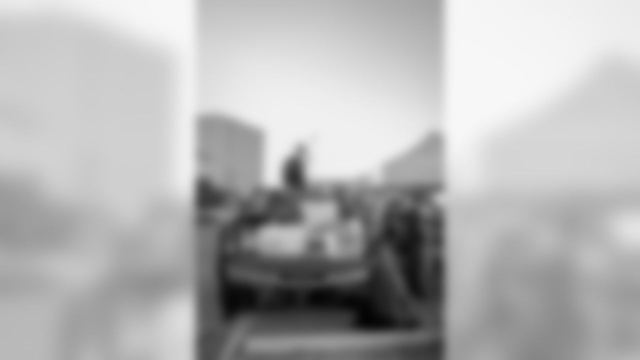 Gallery-Fans-2560-1440-0214