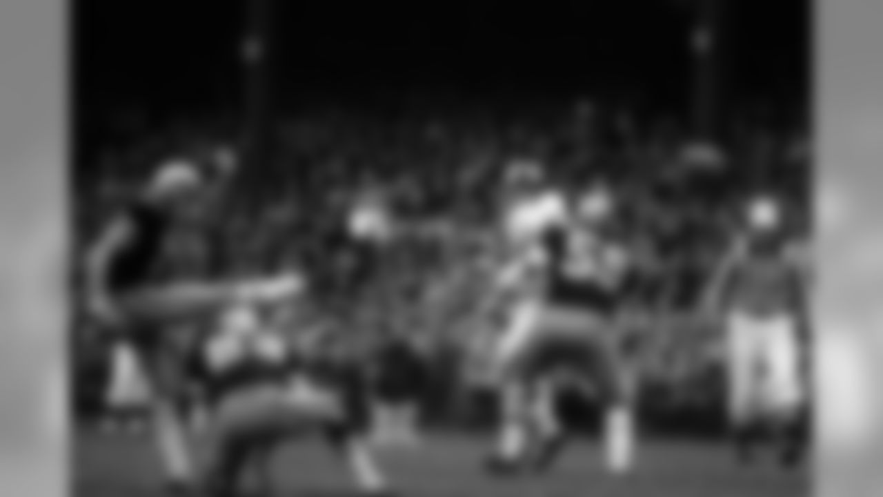 Saints vs Giants Historical Photo Gallery