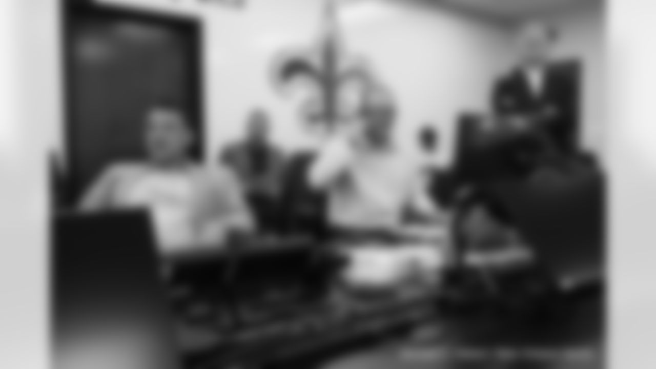 Gallery-saints-draft-2023-day-1-media-room-04272023-42