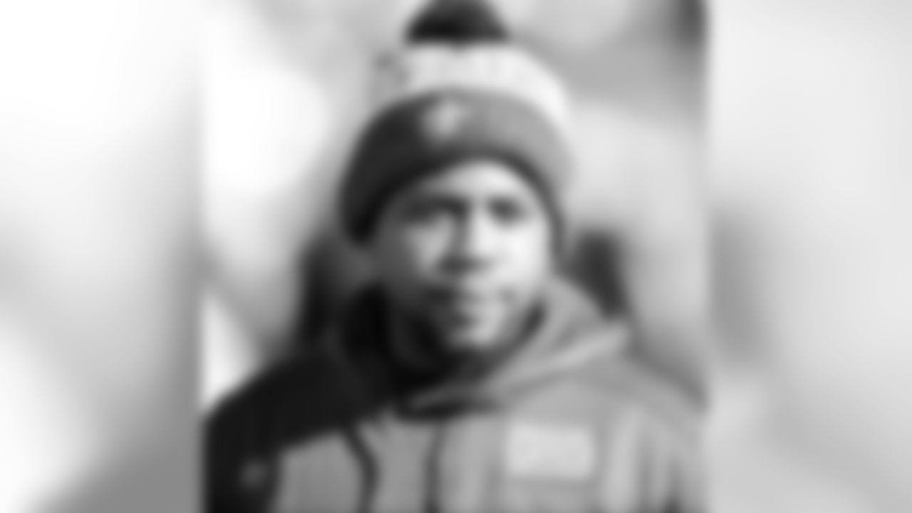 Gallery-Reg-Wk7-Saints-Ravens-Coaches-Staff-102118-026