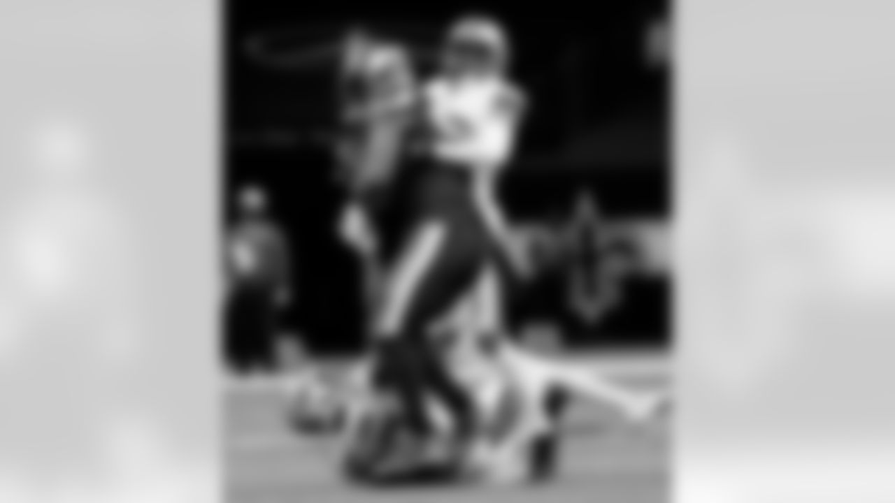 Game action photos from the New Orleans Saints vs. Minnesota Vikings matchup on Christmas Day in Week 16 of the 2020 NFL season.