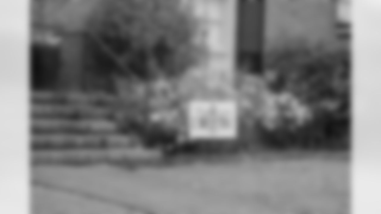 Following the announcement of Drew Brees' retirement from the NFL, New Orleans Saints fans and local businesses around the city paid tribute to legendary quarterback with yard decorations.