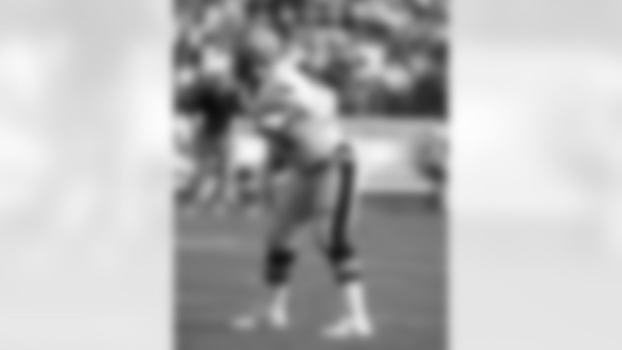 We honor late 'Dome Patrol' legend Sam Mills who played in New Orleans from 1986-1994.