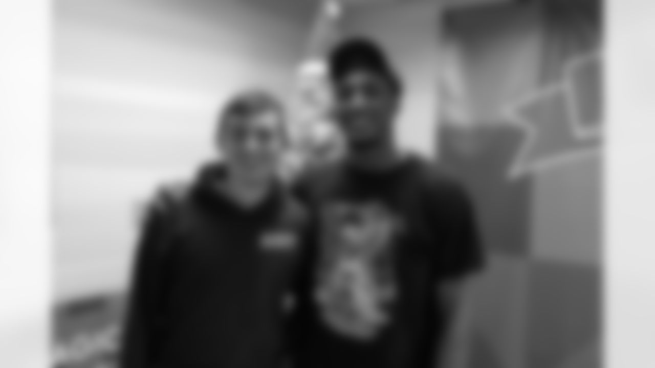 New Orleans Saints wide receiver Michael Thomas's held an event Thursday, December 9, 2022, with Pay Away Layaway in which they helped 15 families at the Belle Chasse Navy Exchange.