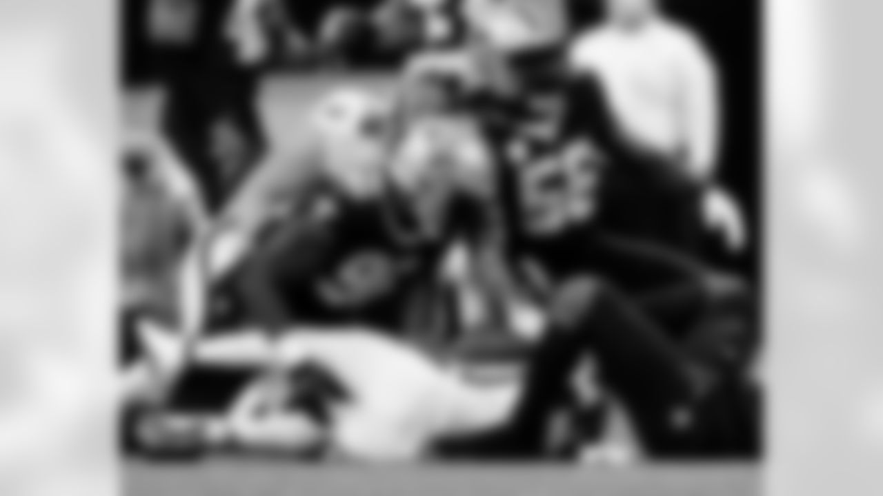 Game action photos from the New Orleans Saints vs. Atlanta Falcons matchup in Week 11 of the 2020 NFL season.