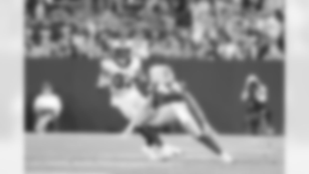 New Orleans Saints running back Abram Smith (33) in action during their 2022 Preseason Week 2 game against the Green Bay Packers.