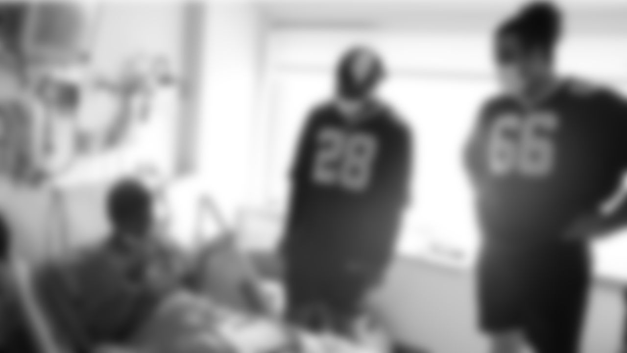 New Orleans Saints players Lewis Kidd, Jordan Jackson, D'Marco Jackson, Jordan Howard, Blake Gillikin and Adam Prentice visited Ochsner patients on Wednesday, November 2, 2022.