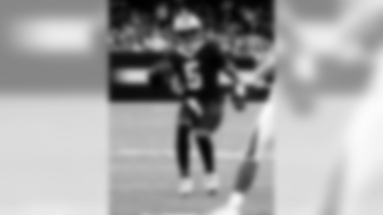 Check out the game action between the New Orleans Saints and Tampa Bay Buccaneers in Week 5 at the Mercedes-Benz Superdome.
