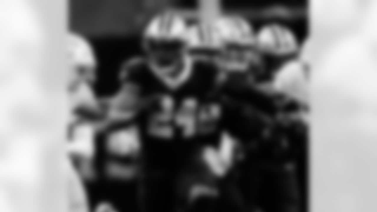 Check out running back Dwayne Washington in action with the New Orleans Saints over the years.