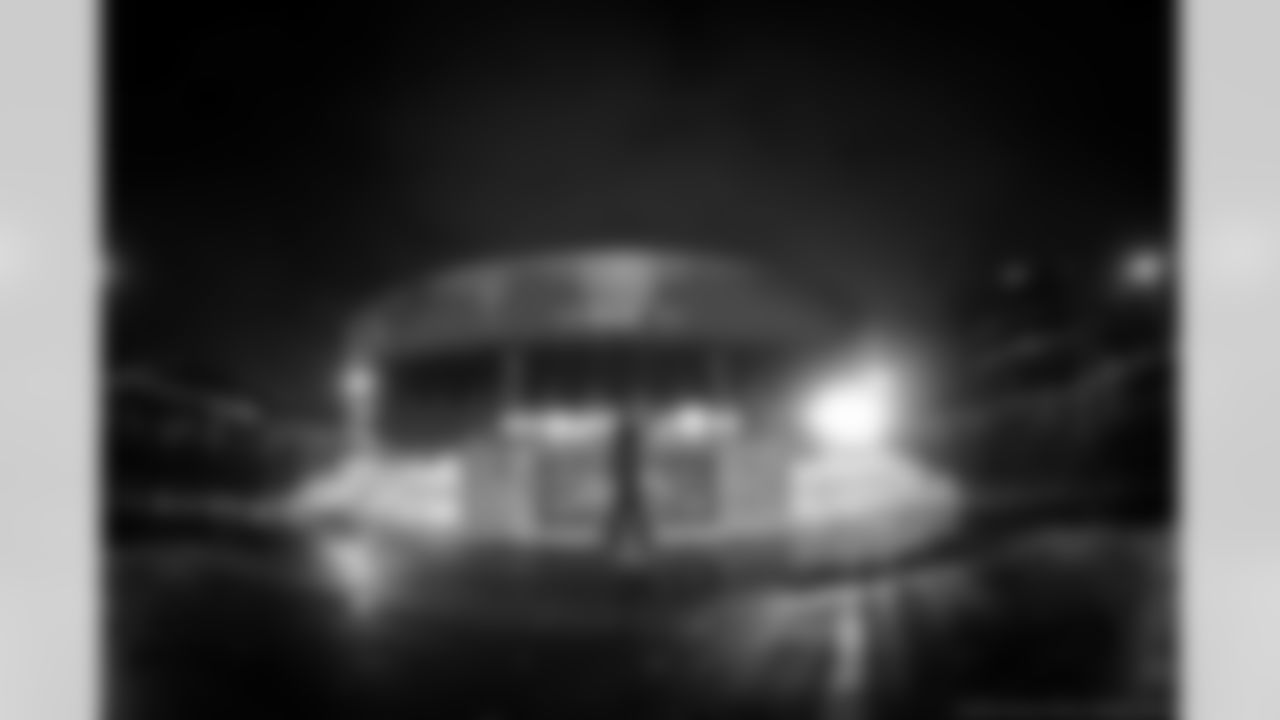 Gallery_Pregame_WK5_100818_31