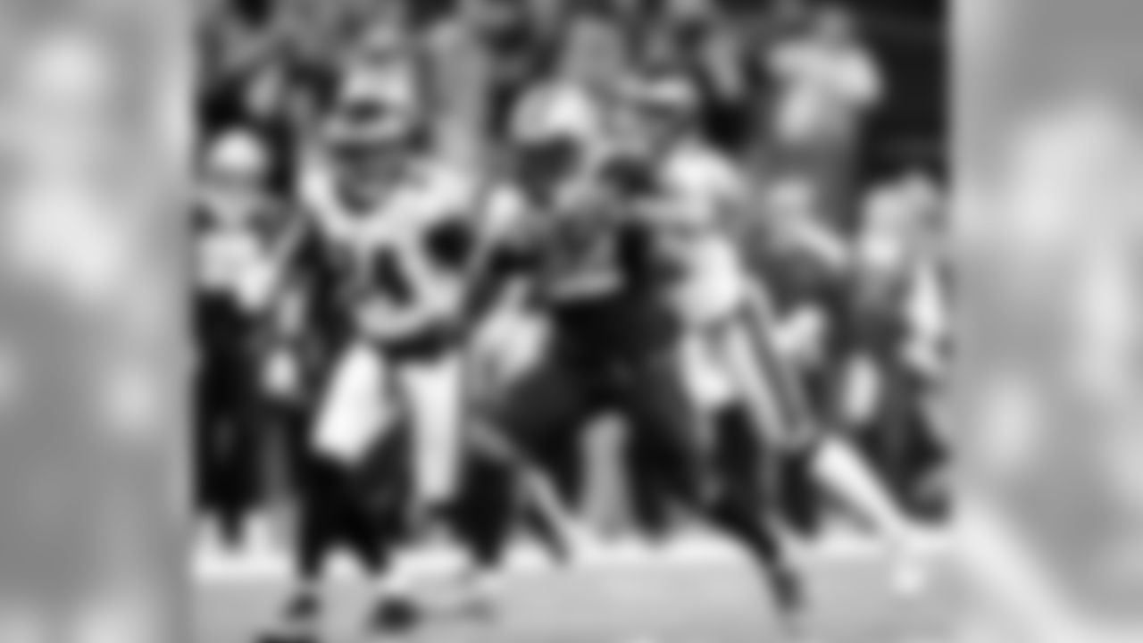 Saints 20 - Eagles 14 (W)
Divisional Game
Michael C. Hebert