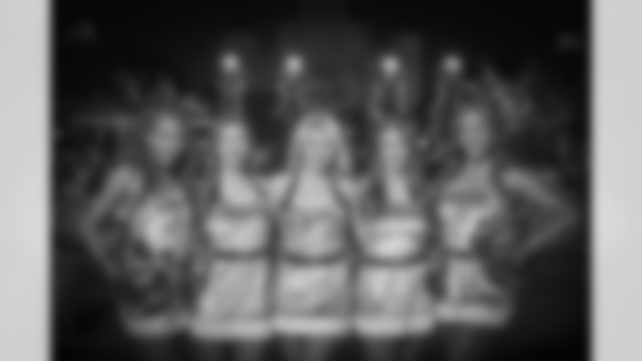 Gallery_Faces_Saintsations_emily010419_10