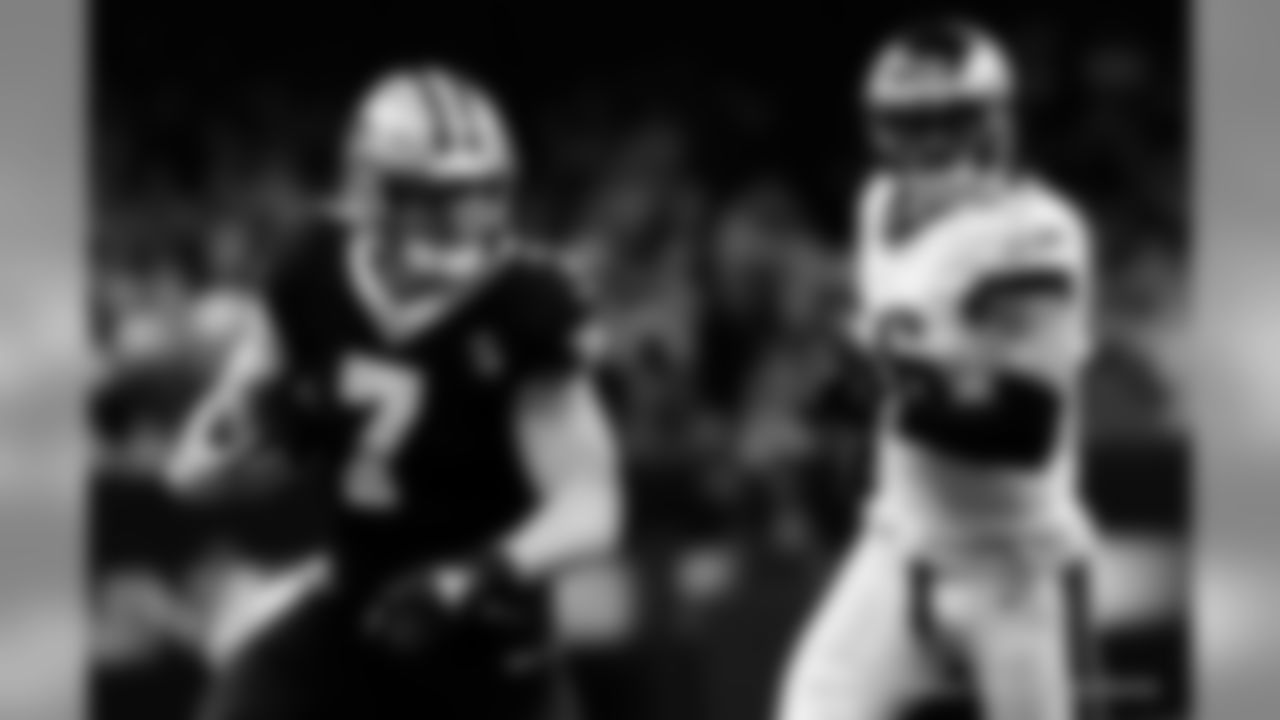 Saints 20 - Eagles 14 (W)
Divisional Game
Michael C. Hebert