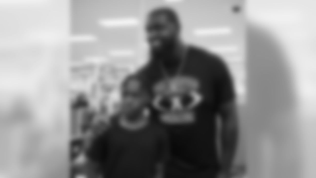 Gallery_BackPackGiveAway_CamJordan_TArmstead_08201934