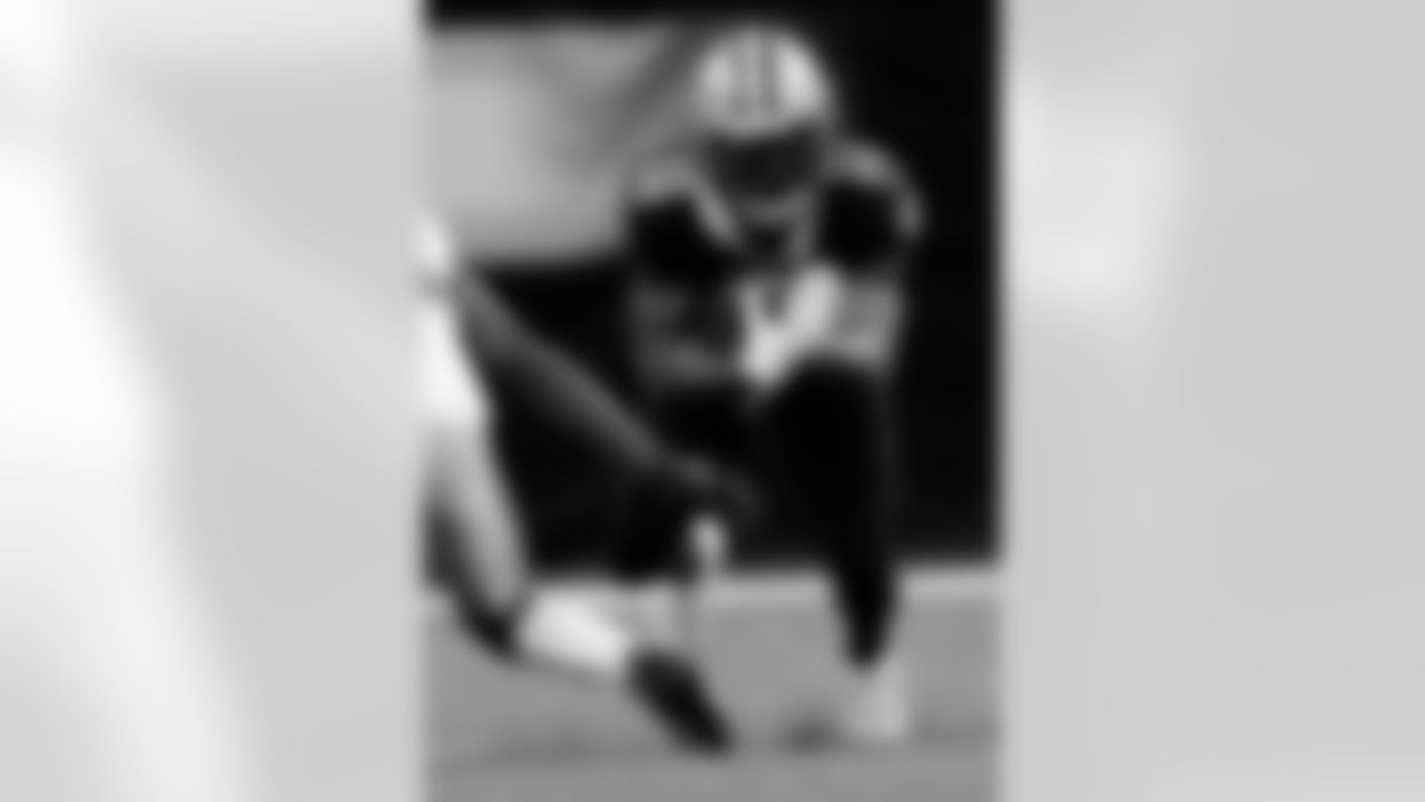 Check out photos of New Orleans Saints wide receiver Deonte Harris in action during the 2020 NFL season.