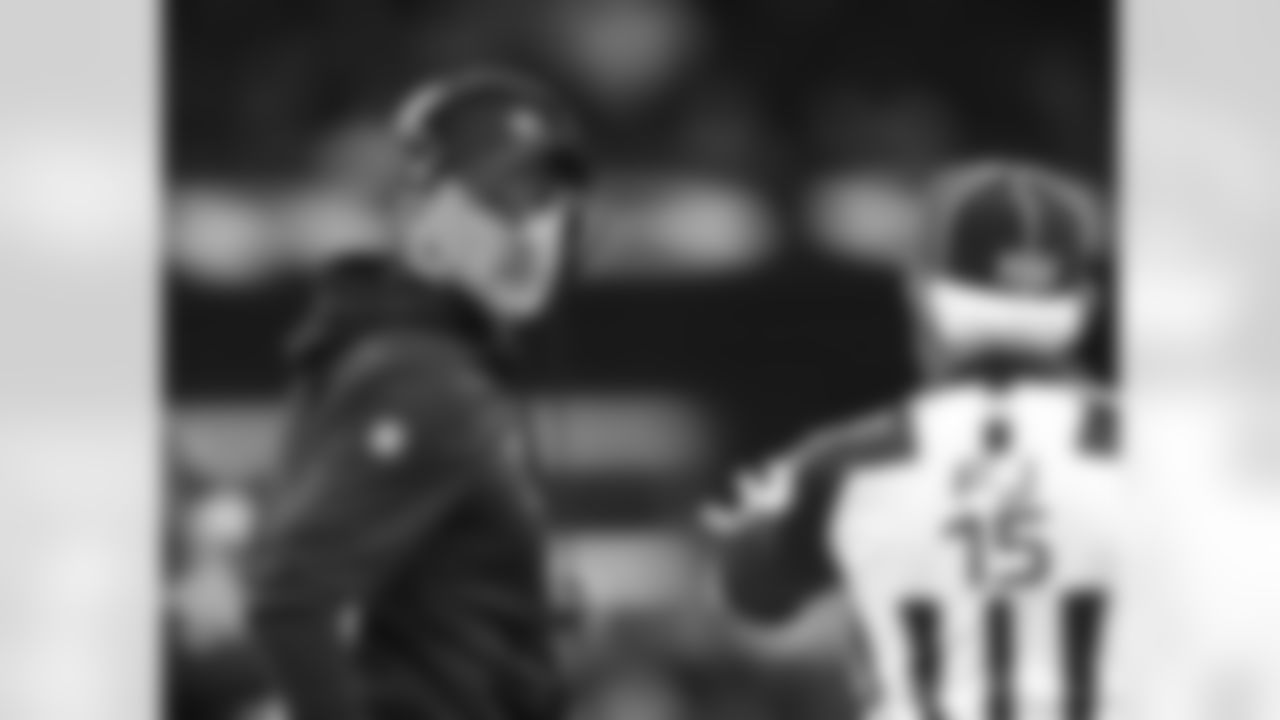 New Orleans Saints head coach Dennis Allen in action during their 2022 Week 5 game against the Seattle Seahawks.