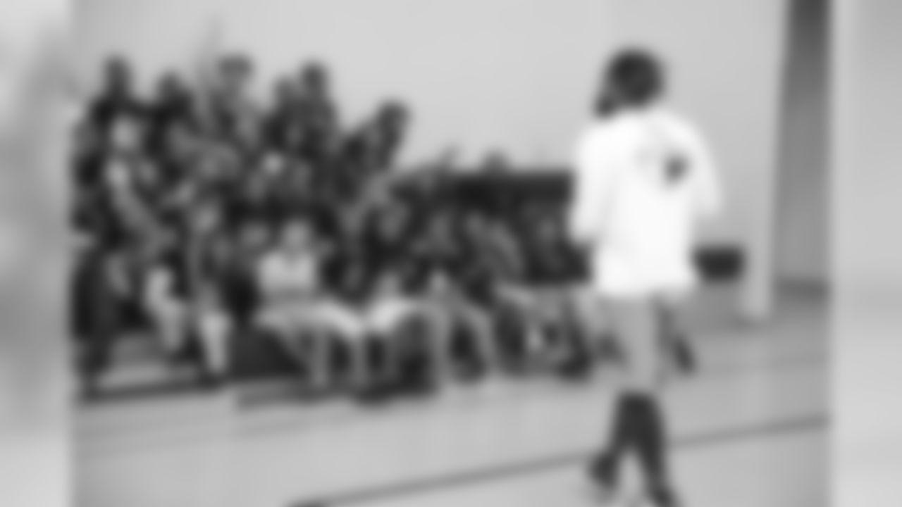 Gallery_Jordan_PlayFootball_101519 (17)