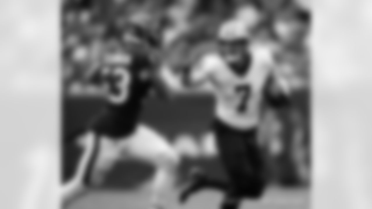 Check out the game action shots from the New Orleans Saints game against the Houston Texans in Week 6 of the 2023 NFL season.