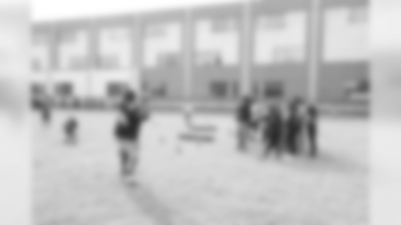 Gallery_Jordan_PlayFootball_101519 (13)
