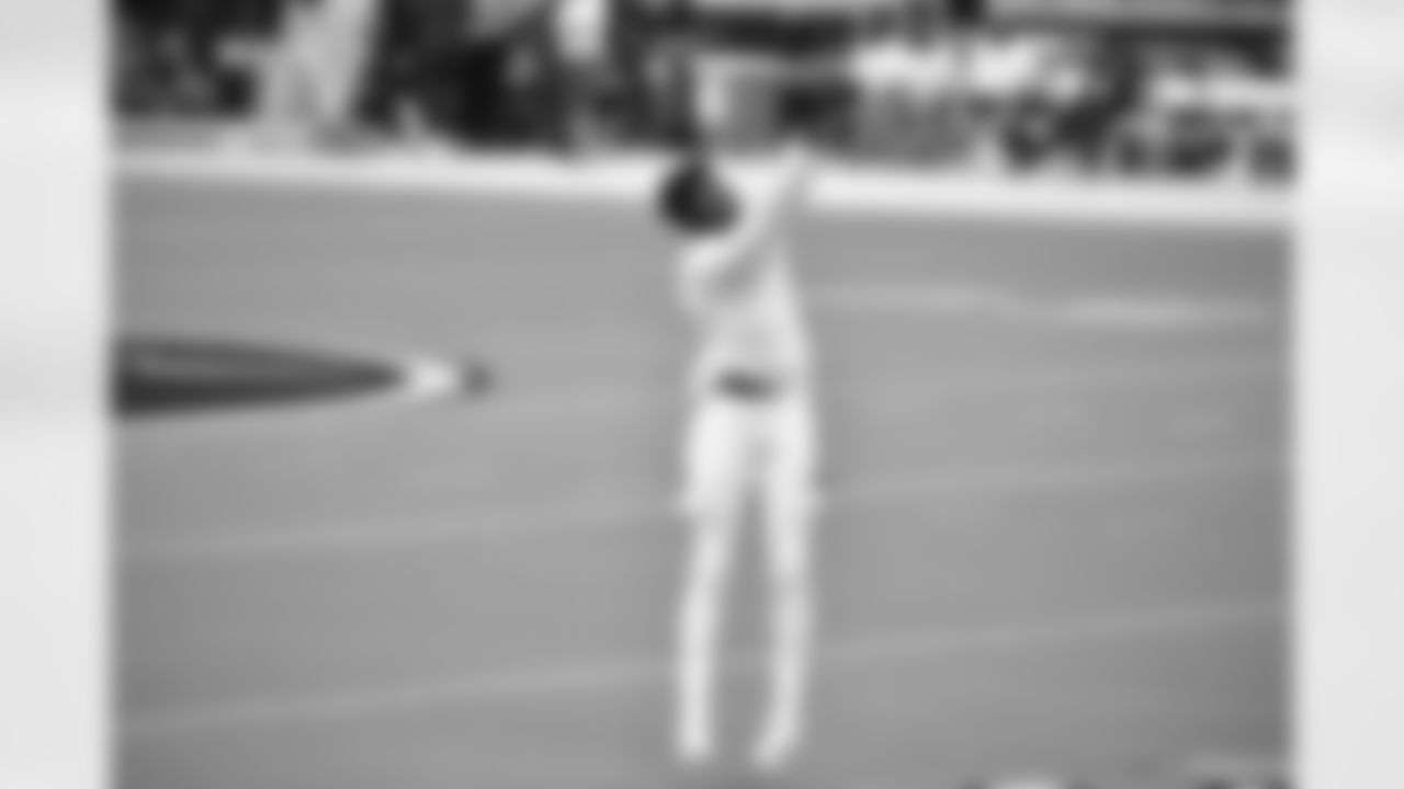 Pregame photos from the New Orleans Saints warmups in Allegiant Stadium ahead tonight's Week 2 "Monday Night Football" matchup against the Las Vegas Raiders.