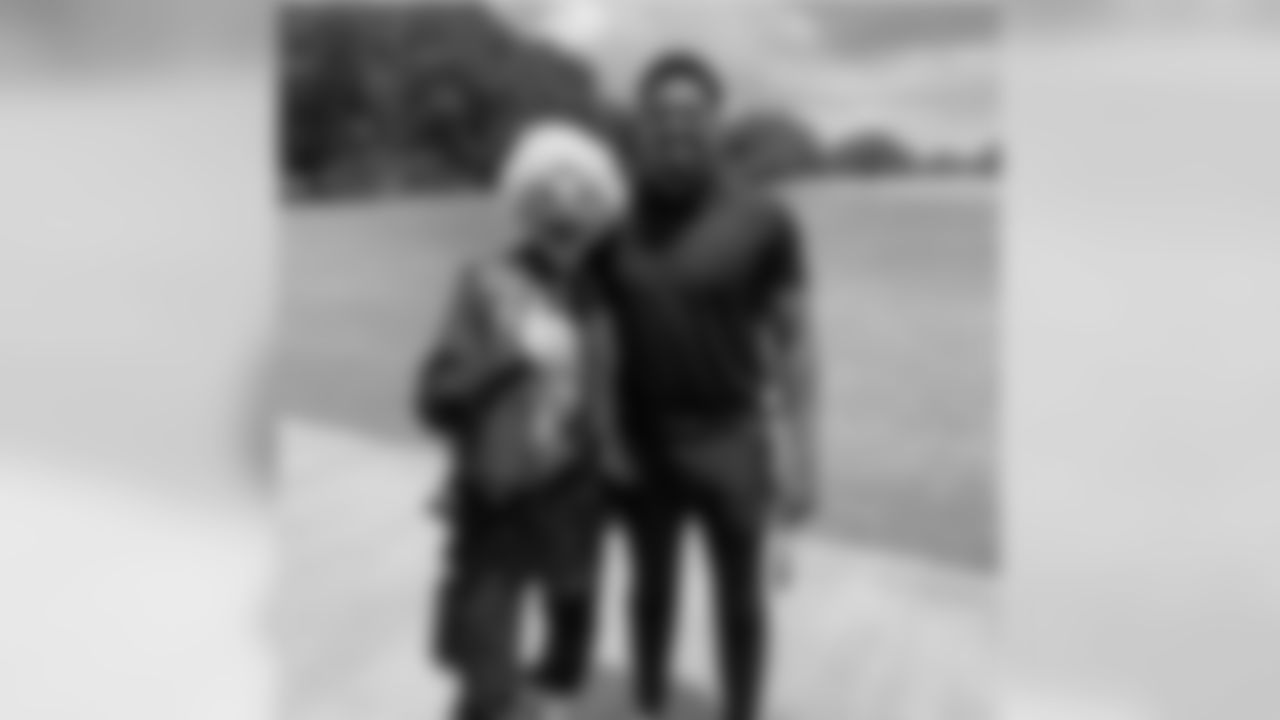 Marcus Davenport: I might be the worst golfer at the Saints Hall of Fame Celebrity Golf Classic ‪but I at least met another clown