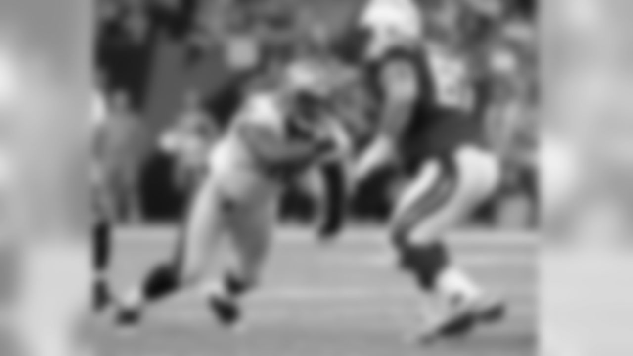 DT Sedrick Ellis.
