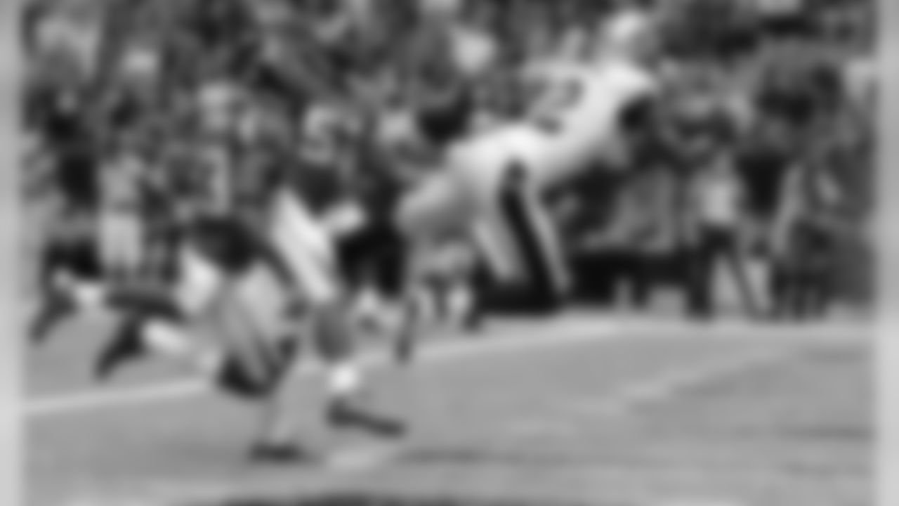 As he celebrates his birthday, we look back at New Orleans Saints Hall of Fame wide receiver Marques Colston's years with the team.
