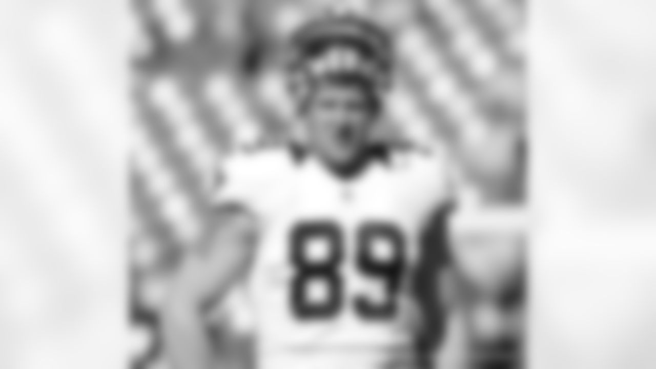 89 TE Josh Hill