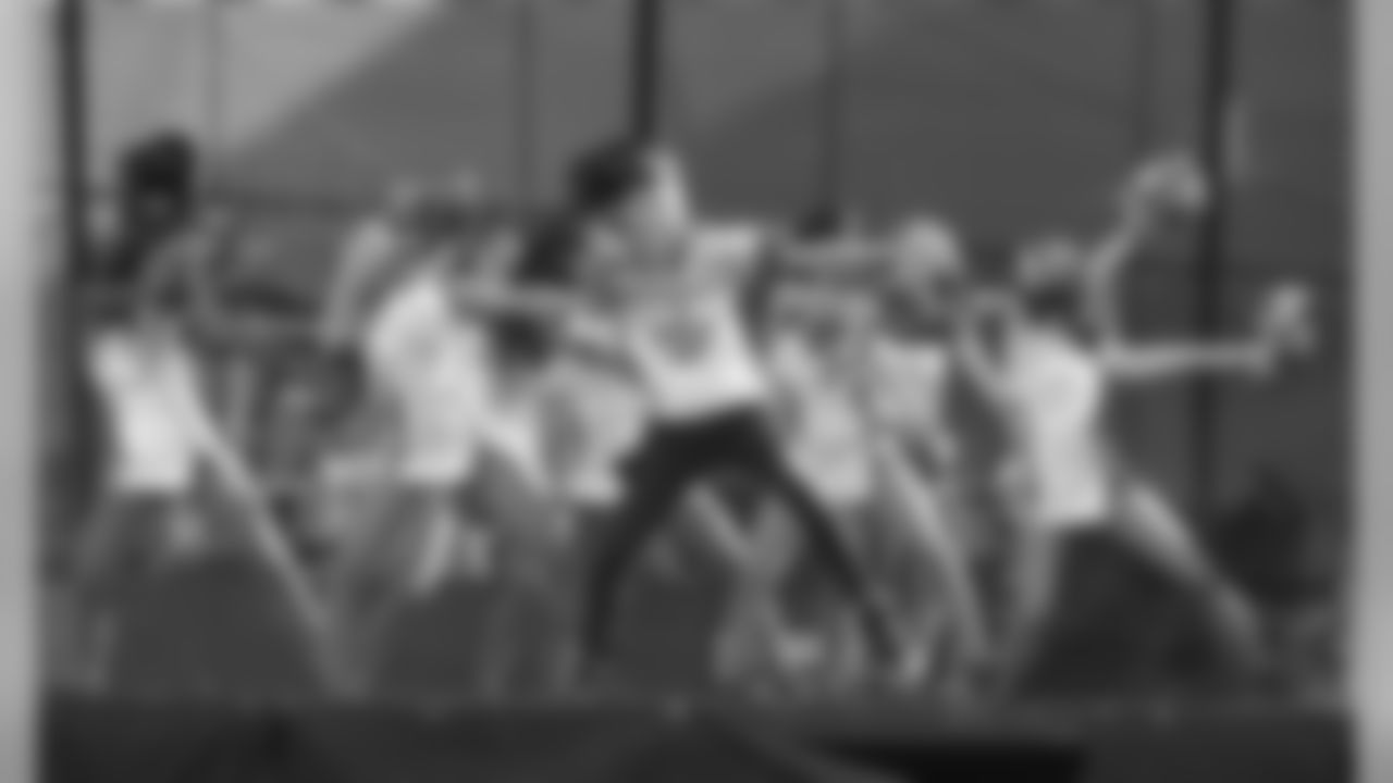Gallery_Faces_Saintsations_jesse010419_07