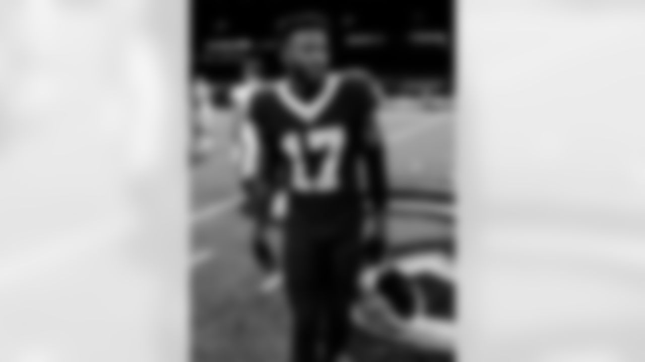 Check out photos of New Orleans Saints wide receiver Emmanuel Sanders in action during the 2020 NFL season.