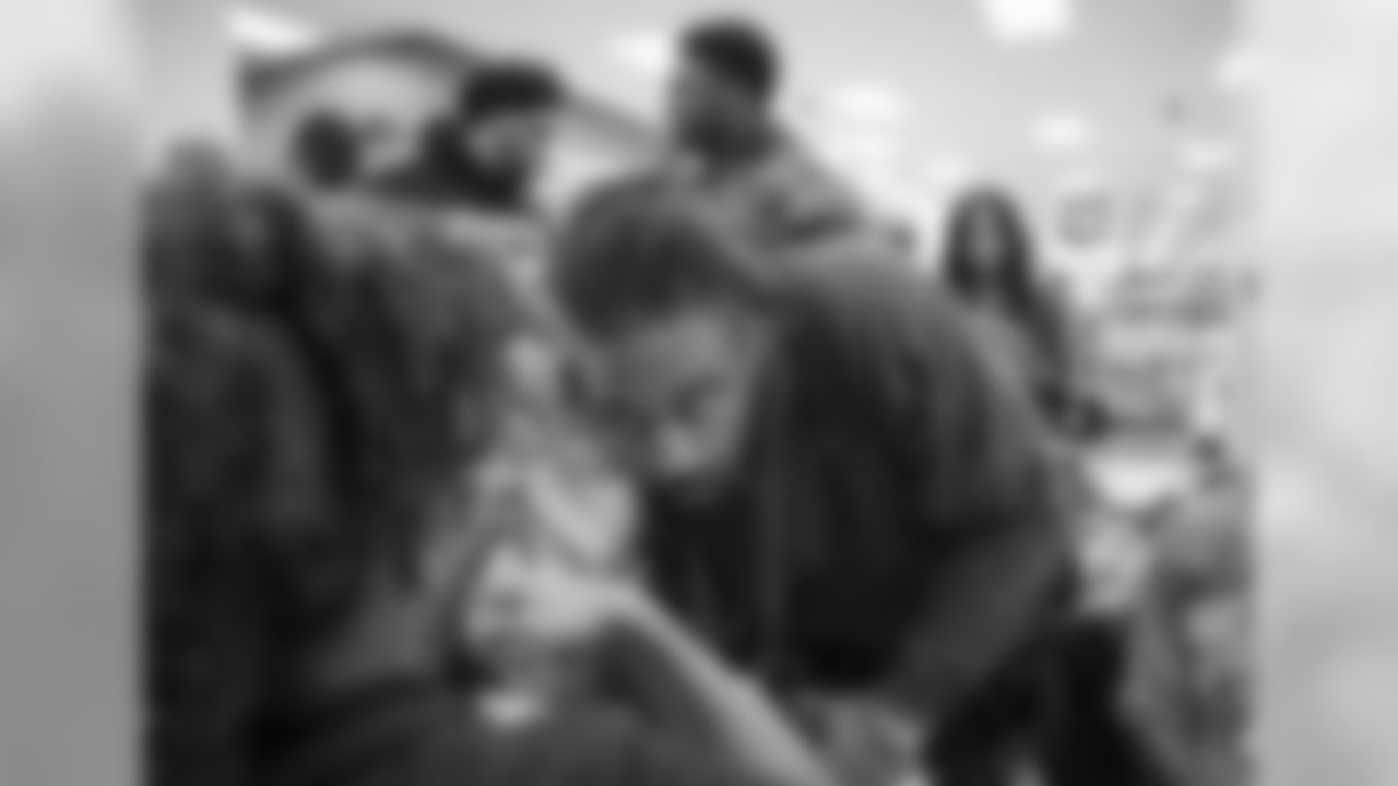 Gallery_BackPackGiveAway_CamJordan_TArmstead_08201909