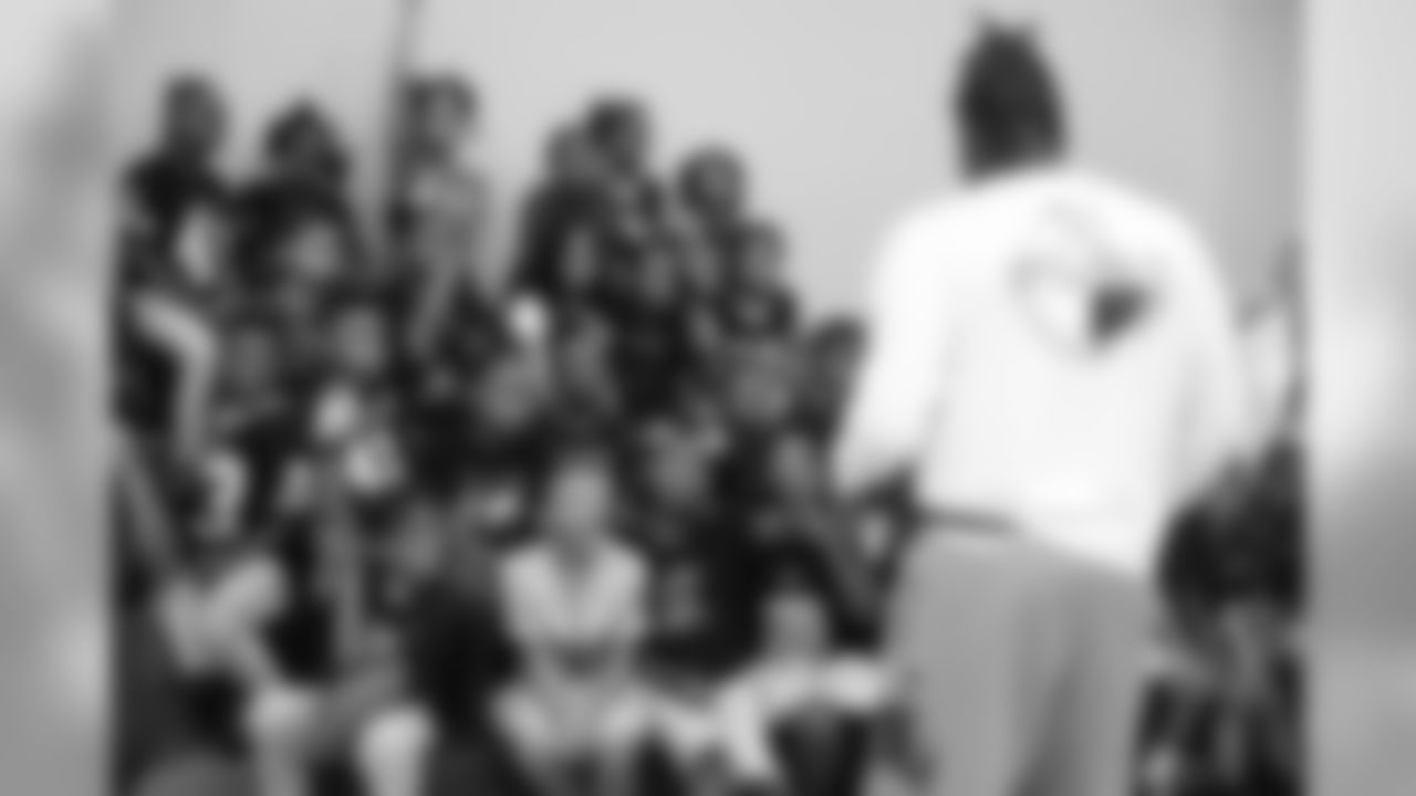 Gallery_Jordan_PlayFootball_101519 (18)
