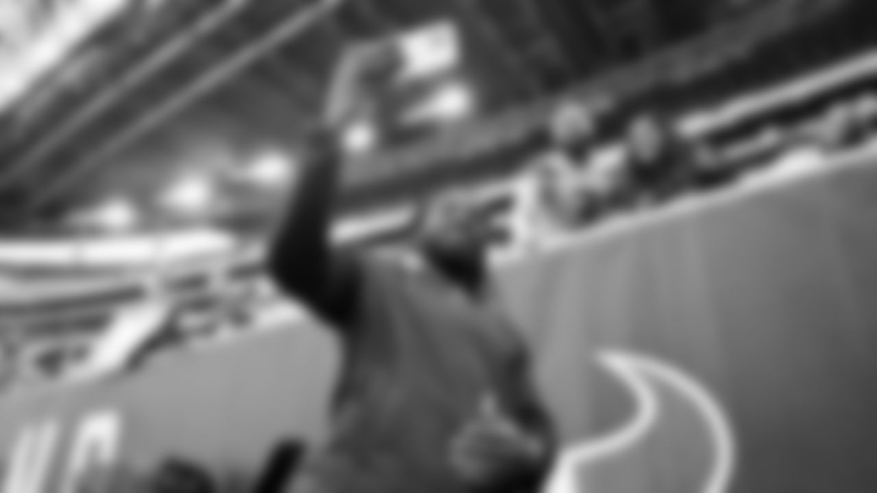 Alex Collins played in 11 games for the Seahawks, starting six of them, and ran for 411 yards and two touchdowns in 2021.