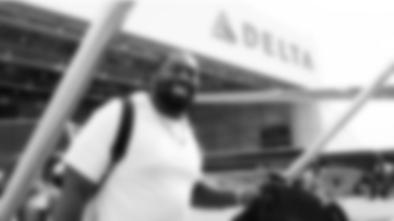 Seahawks players and staff travel to San Francisco to face the 49ers for Week 2 of the season on September 17, 2022.