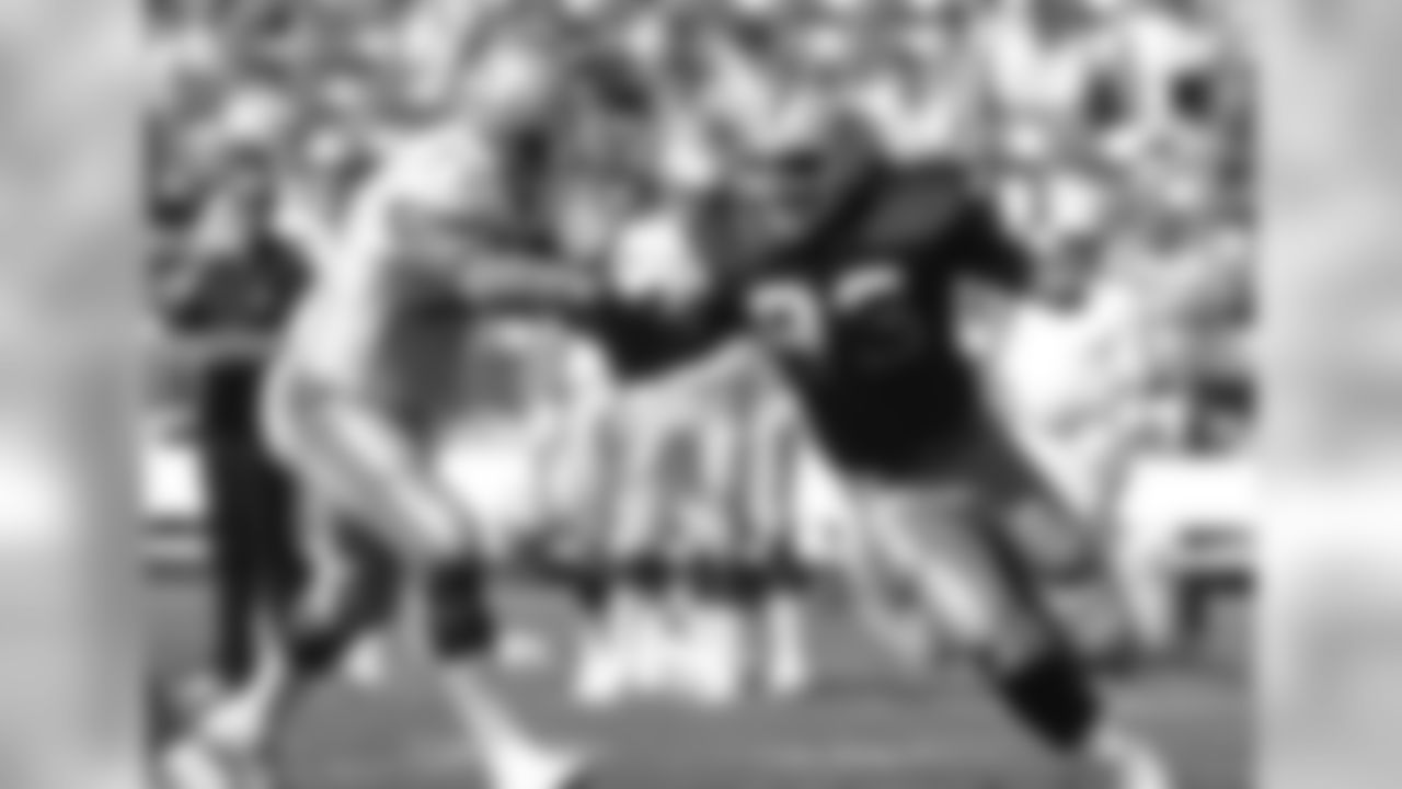 Los Angeles Raiders defensive end Greg Townsend (93) is seen in action during an NFL game against the Seattle Seahawks Oct. 1, 1989, in Los Angeles.
(NFL Photos via AP)