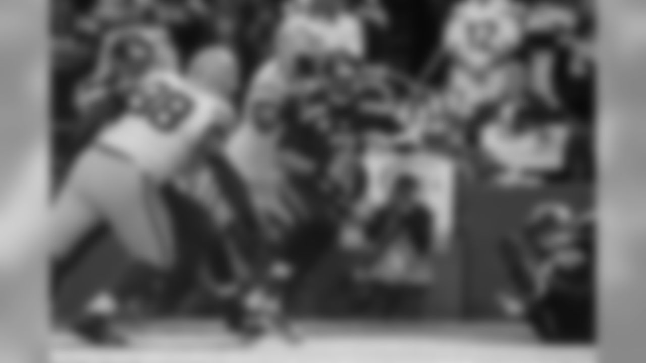 russellwilson_running-43.jpg