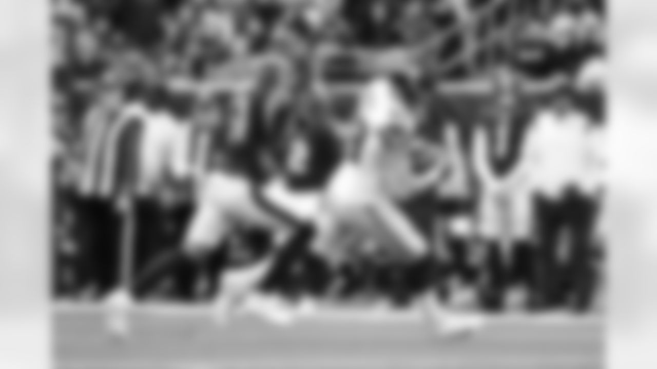 Some of the best photos of Seahawks tight end Will Dissly taken during the 2021 season.
