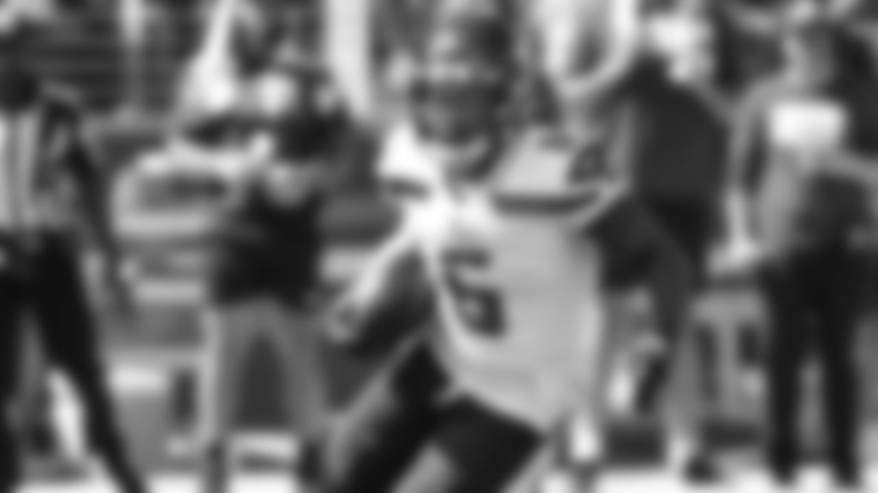 Some of the best photos of Seahawks safety Quandre Diggs from the 2021 season.