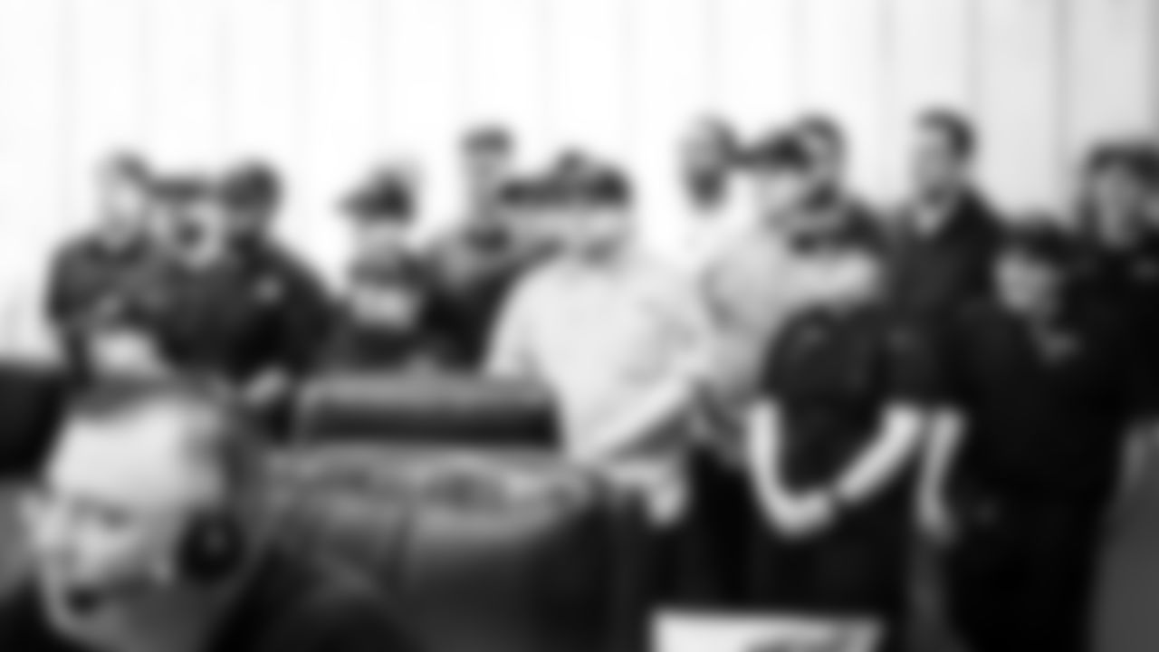 To begin Day 2 of the NFL Draft, Seahawks general manager John Schneider brought organization's entire cooking staff in to the draft room to be recognized for their talent and efforts.