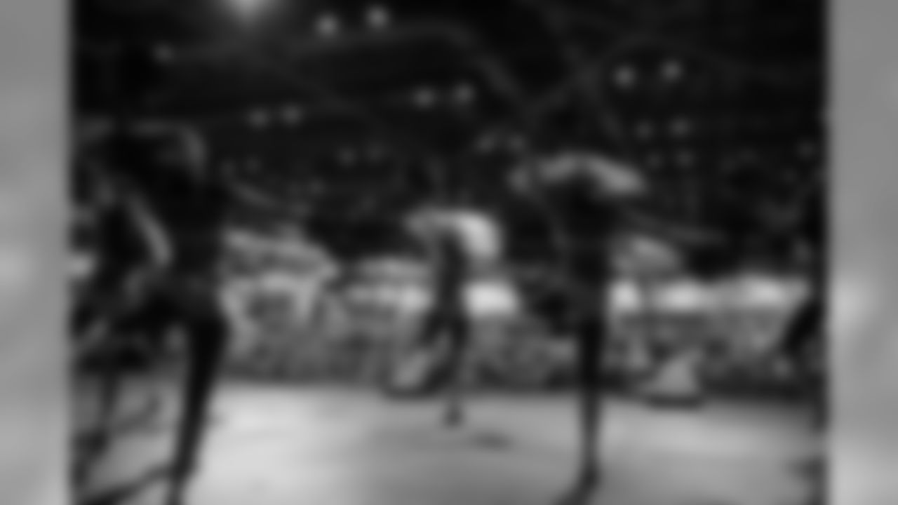 20171120_seagals_falcons_janegphoto-26.jpg